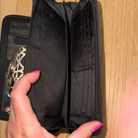 Vera Bradley Geometric Black and White Wallet Set - Picture 9 of 10